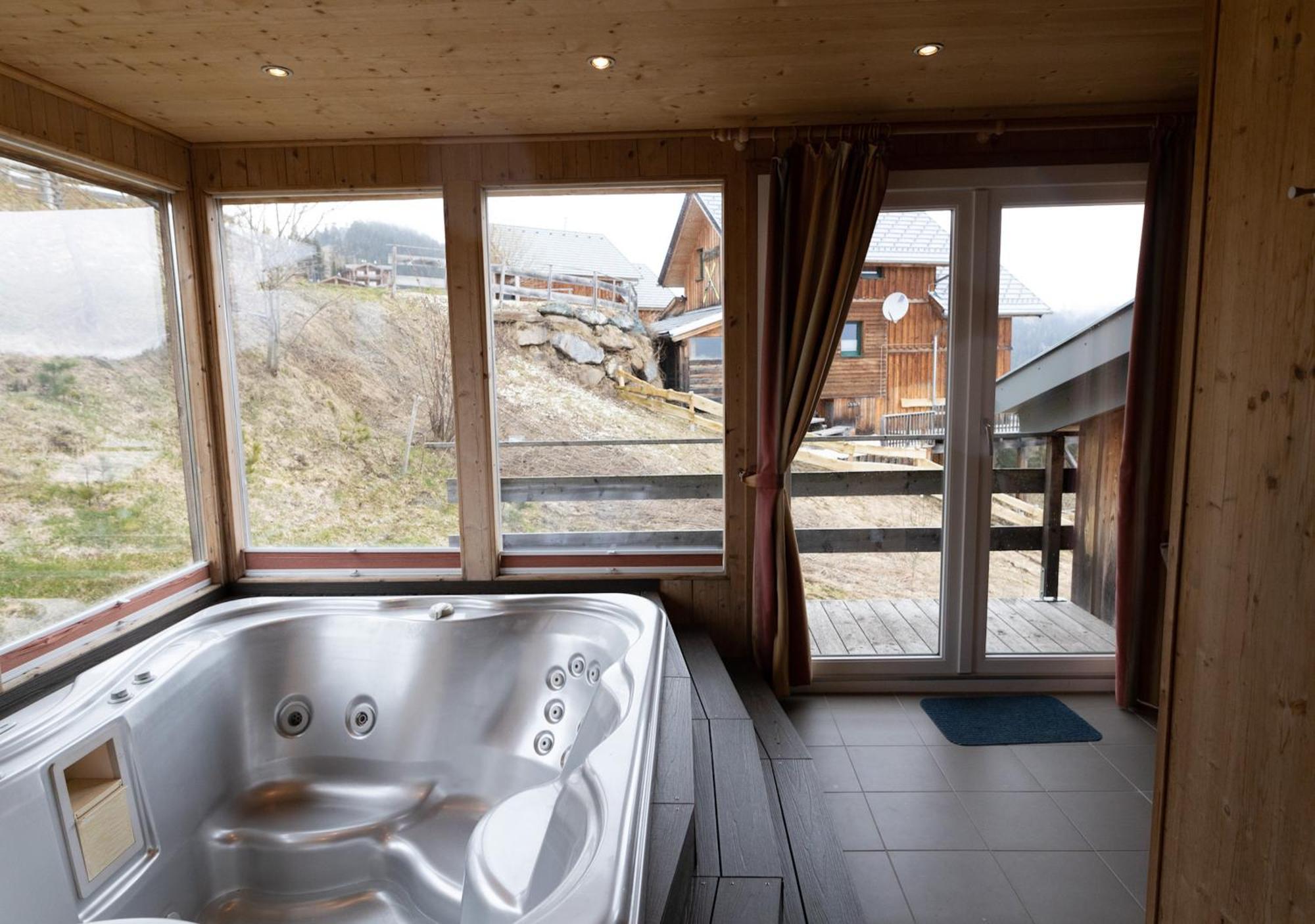 1A Chalet '4 Jahreszeiten' Ski Fahren Und Jacuzzi Mit Aussicht! Бад-Санкт-Леонхард Экстерьер фото